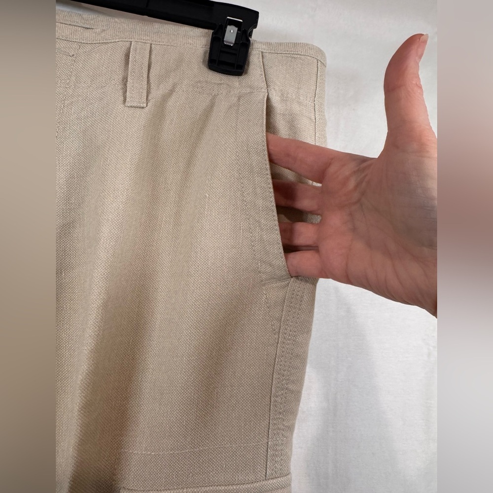Tommy Bahama silk linen cargo pants size 33

In Excellent Condition! - Picture 6 of 14